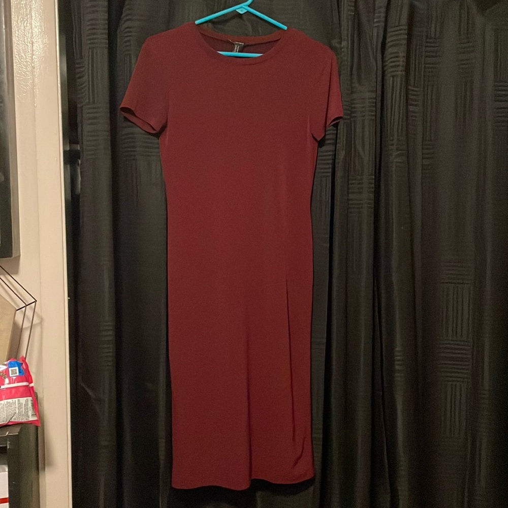 Bodycon maroon dress
